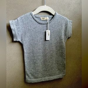 * New * with tags adorable sweater top - Unisex